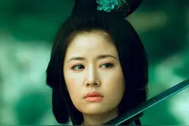 孙尚香真的爱刘备吗？老夫少妻的生活，最终成为政治的牺牲品图片