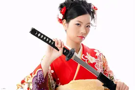 日本武士的妻子，分娩时不能大喊大叫，实在忍不住疼痛该怎么办？图片