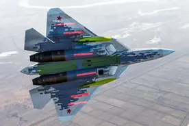 苏-57终于打开“侧弹舱”，与F-22类似，比歼-20稍差一点图片