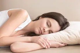 太多人不敢裸睡，殊不知，经常裸睡给身体带来的这3大好处很难得图片