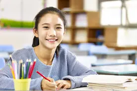 孩子高一，月考成绩处于中下游位置，还有机会翻身吗？图片