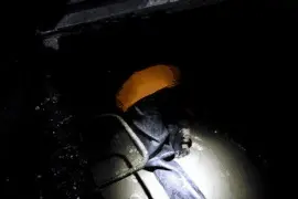 再冷再累也要上！走近守护列车安全的隧道清淤人图片