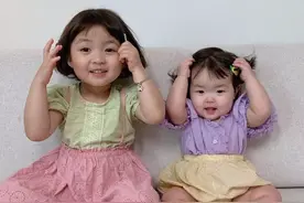 聊天必备的表情包小女孩，可爱到犯规！网友：想去偷孩子图片
