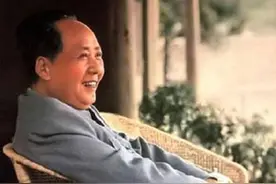 美国学者提问：为何你不害怕战争？毛主席霸气回应：怕有什么用？图片