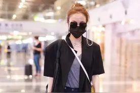 吴昕厉害了，土味"短袖西装"一般人都不敢尝试，她穿意外很高级图片
