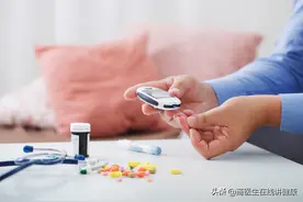 糖尿病人每天吃二甲双胍，血糖却降不下来？医生：可能是吃法错误图片