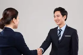 无锡面试官：全世界没有女人的地方是哪里？答男厕的，都被淘汰了图片