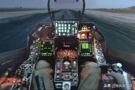 战斗机内没有马桶，飞行员怎么解决大小便的问题？图片