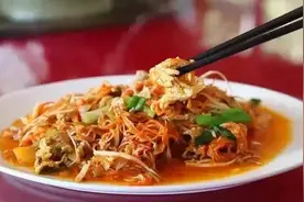 腾冲“姑爷菜”棕包炒肉 清脆苦中回甜，还能助消化降血压图片