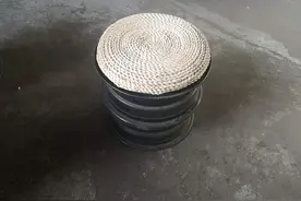 废旧轮胎钢圈不要丢，DIY桌椅既省钱又耐用图片