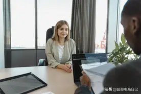 在前程无忧上找阿里国际站的业务员工作，是不是要投英文简历？图片
