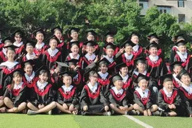 「2020 毕业季」之实拍巴中三小六年级班级毕业精彩瞬间图片