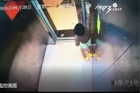 9岁男孩独自走进电梯，紧接着发生了一幕可怕的事情图片