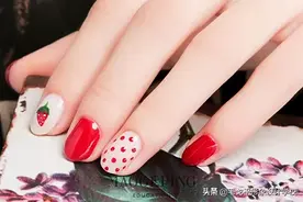 少女系草莓美甲，可爱到“爆”了！图片