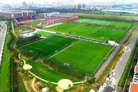 打造森林花园式足球基地，体会亚泰净月基地2020的春夏秋冬图片