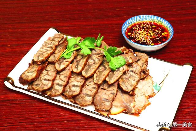 这才是酱牛肉最正宗的做法！3泡3酱入味足，酱香浓郁、不散花