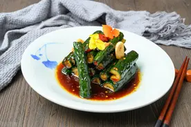 教你腌黄瓜咸菜，味道鲜香好吃图片