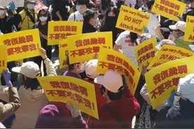 我很脆弱，不要攻击我！李小龙怒砸东亚病夫牌子，有人却还想挂上图片