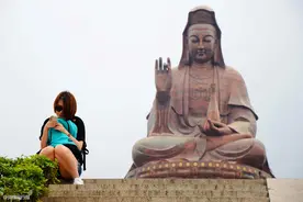 “仙气飘飘”的南粤名山，一座寺庙一尊观音，成最火旅游地标图片