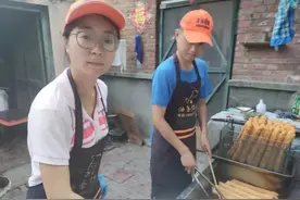 网红"油条任家"，竟然是这对医科大学生开的图片