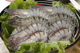 虾头里面是“黄”还是“排泄物”？很多人傻傻不懂，都吃错了图片