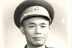 虎将钟伟“叛变”始末图片