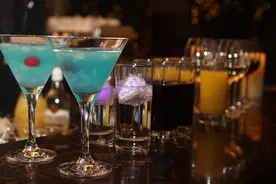 形形色色的“鸡尾酒戒指”图片