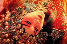 “他们为什么能成角啊，得挨多少打啊”图片