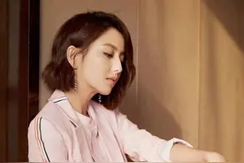 丫丫的粉色条纹套装，休闲淡雅，还充满这青春的味道！喜欢你！图片