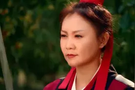 花木兰挽剑而行，谁说女子不如男？图片