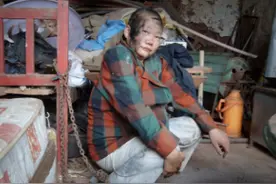16岁少女患重病，哀求医生救自己：我爸是残疾，我妈是疯子图片