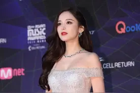 韩国MAMA盛典两大中国艺人出席，国内女演员颜值吊打韩国女团图片