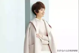 真正气质的女人，穿大衣时都不会配靴子，看马伊琍袁泉你就知道了图片