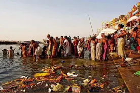 别再嘲笑印度人喝恒河水了，恒河水曾经还真治好过他们的病图片