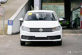 5.6L油AT自动，很便宜德系家用三厢车，极其省心耐用，大众桑塔纳图片