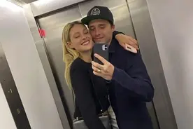 贝克汉姆22岁儿子订婚一周年！购六千多万豪宅庆祝，奢华内景曝光图片