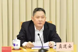“警虎”龚道安受审：落马前一个月还在收钱图片