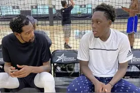 美媒晒球星光头照！东契奇像基德，本人大笑，哈登詹皇都现身图片