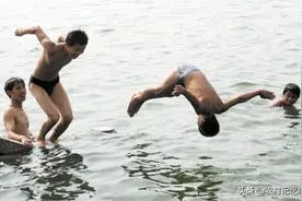 农村散文:下河洗澡图片