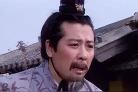 曹操大军进逼，刘备带十万百姓撤离，仁慈还是虚伪？其实非常合理图片