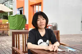 她是湖南卫视金牌制作人，如今是《天天向上》《神奇的汉字》第一个“观众”图片