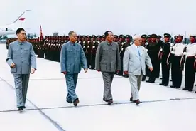 人人尽说西方好，独惜神州出蠢虫，毛泽东含沙射影怒批赫鲁晓夫图片