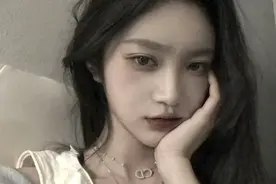 小说：出了名的大美人图片