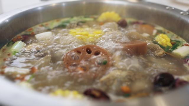 花胶排骨莲藕 花胶排骨莲藕莲子汤怎么做