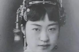 唐怡莹差点嫁给溥仪，却为何遭到亲姑姑瑾妃的阻挠，嫁给了溥杰？图片