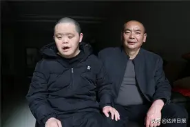 “我不在了，儿子替我继续照顾”   这个哥哥照顾唐氏综合征弟弟40余年图片