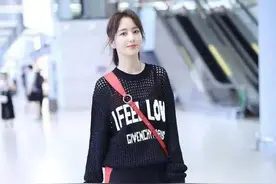 超级好看的魔术贴凉鞋，女明星的最爱单品，酷女孩的标配啊图片