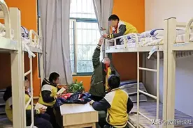 白岩松：为何我不让孩子住校？字字珠玑，值得家长深思图片
