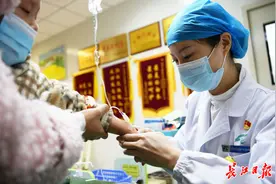 武汉儿童医院首席穿刺师邹鋆：每天给100多个宝宝打针，每针“见血”从未失败图片