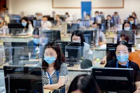 浙江高考满分作文的背后：阅卷组长频繁到各地讲座、出书图片